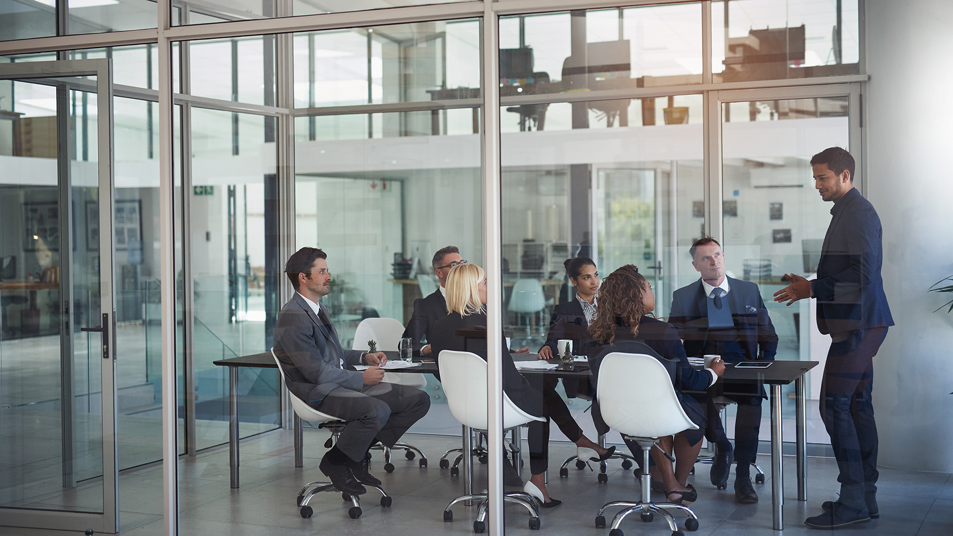 14.先代が育てる“ミギウデ” ～後継者と番頭が補完し合う関係性の礎～